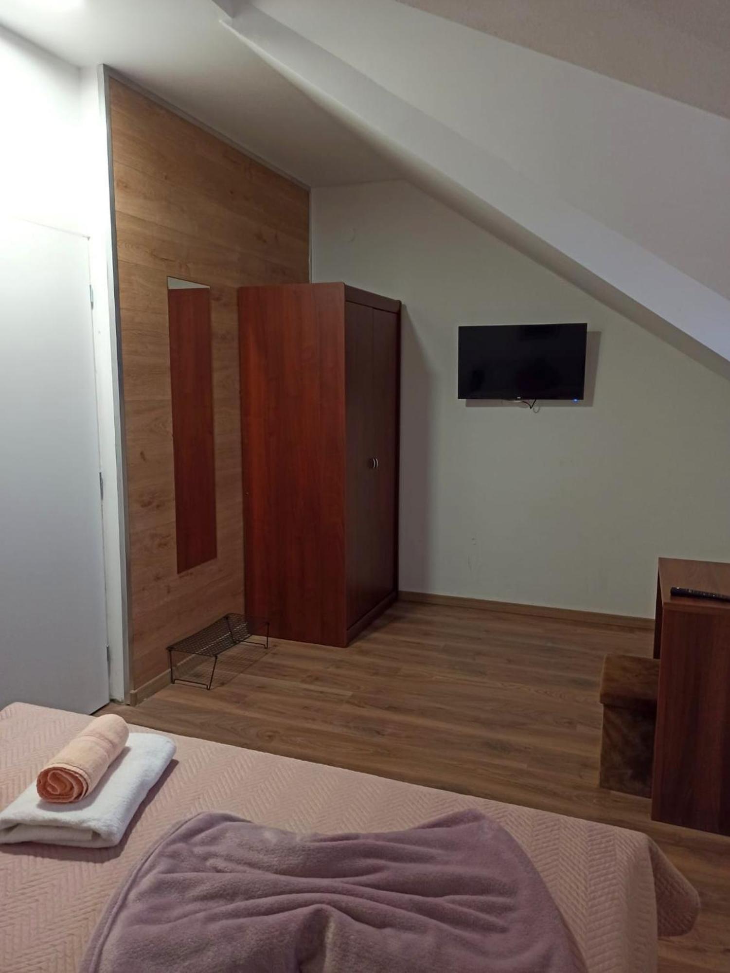 Apartmani Leptir Rakovica Exterior foto